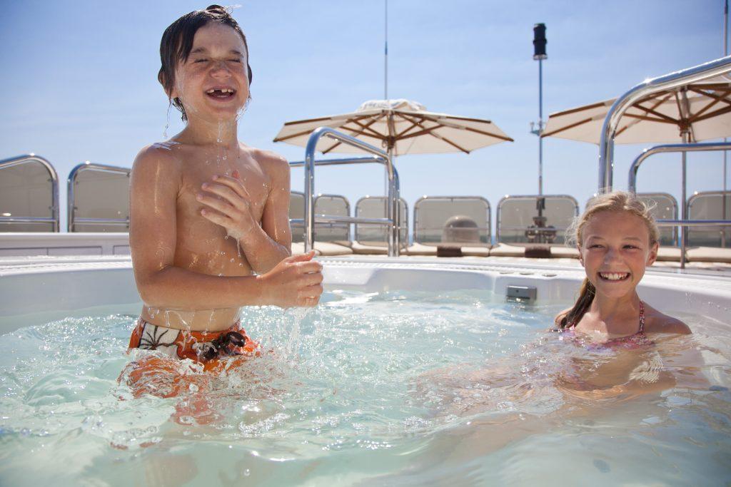 Motor Yacht Private Charter, Motor Yacht Charter, Motor Yacht Charter Vacation, Charter Yacht Vacation, Bahamas Charter Yacht, Miami Motor Yacht Charter, Caribbean Motor Yacht Charter, Nicholson Yachts Charter Yacht, Family Yacht Charter